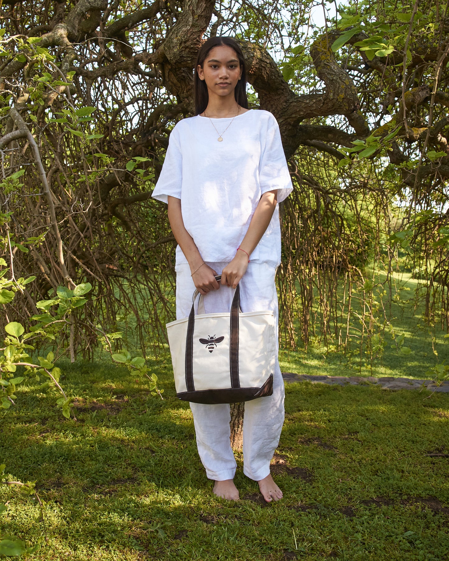 Icon Bee Canvas Basket